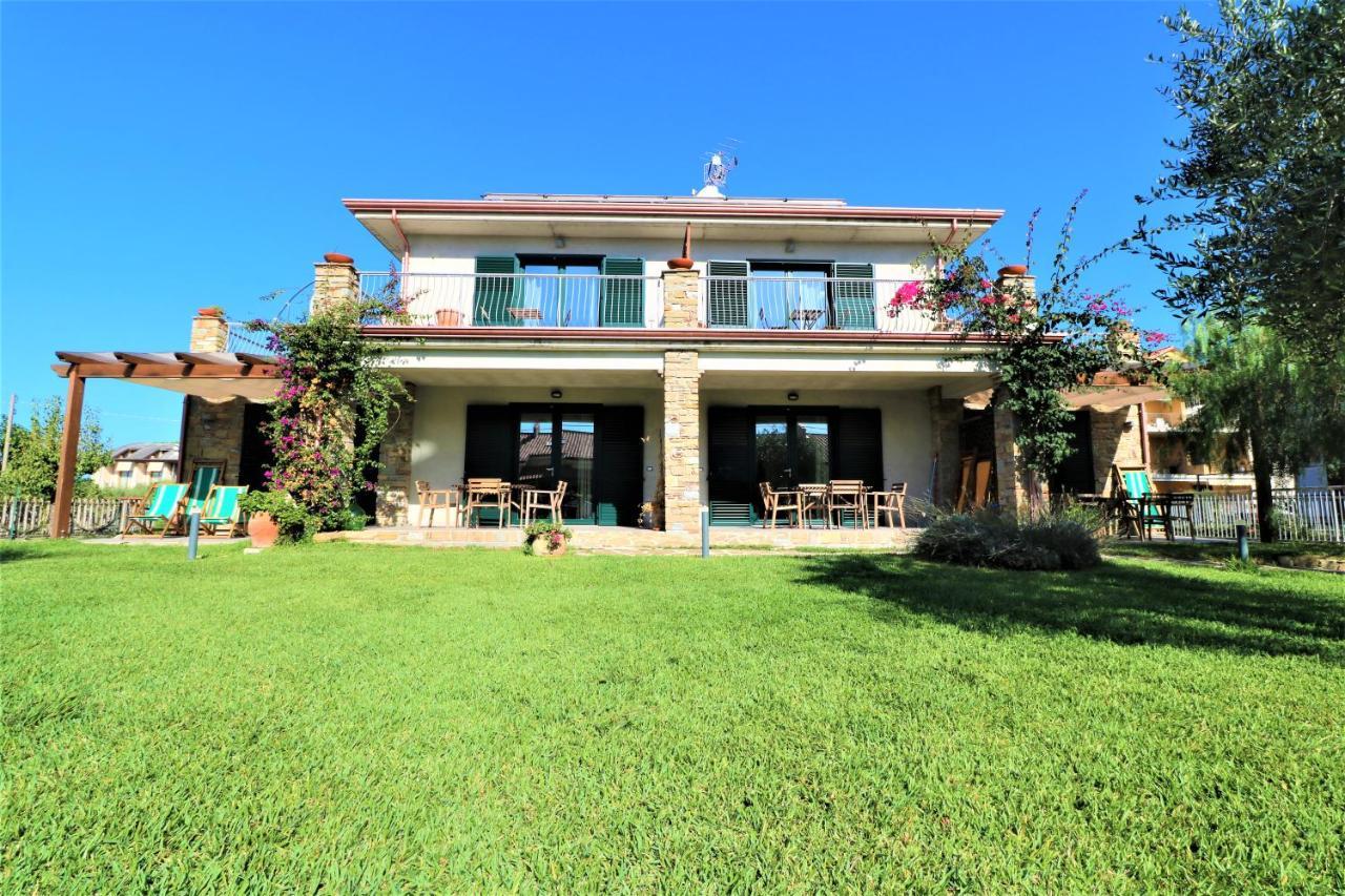 Villa Di Marinella Ашеа Экстерьер фото