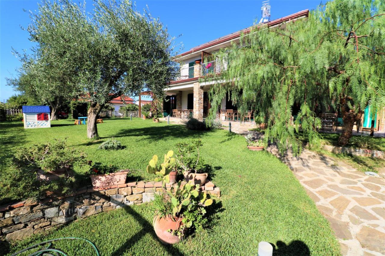 Villa Di Marinella Ашеа Экстерьер фото
