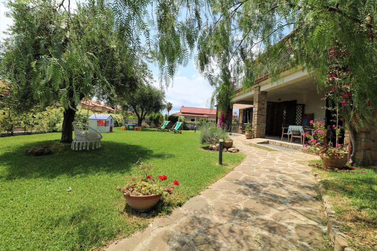 Villa Di Marinella Ашеа Экстерьер фото
